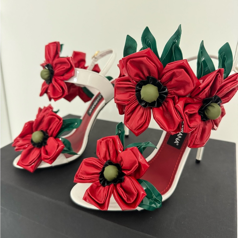 Dolce & Gabbana Red and Green Floral Heels. Only few made. BRAND NEW size 8.5 - Picture 3 of 13